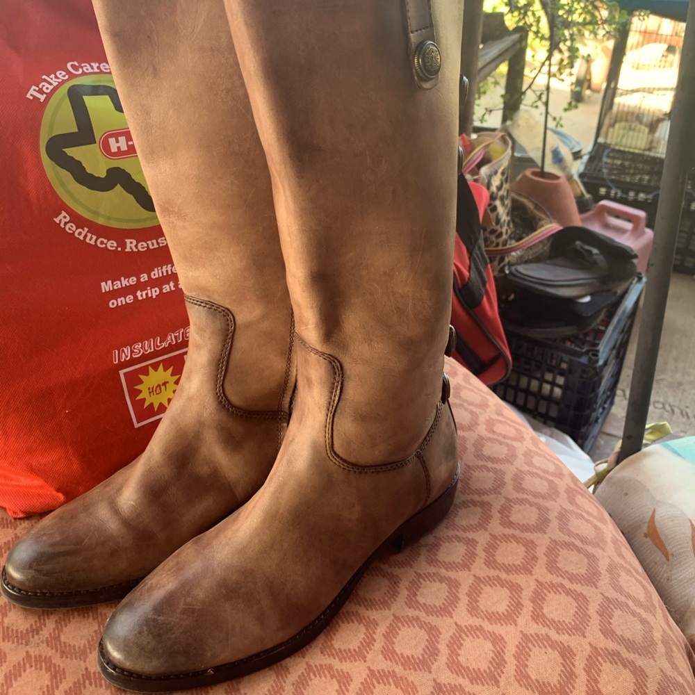 Arturo Chang boots